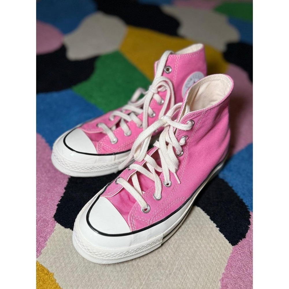 Women's Hi-Top Chuck Taylor Converse — Bubblegum Pink
